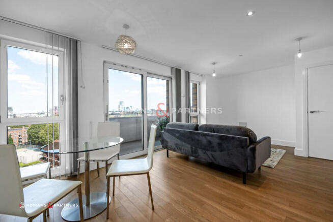 1 bed property, in Ivy Point, £299,995
