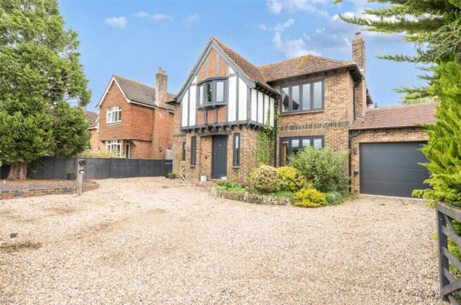 4 bed property, in Elcot Lane, £850,000