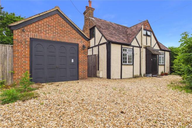 3 bed property, in Whitehouse Road, £600,000