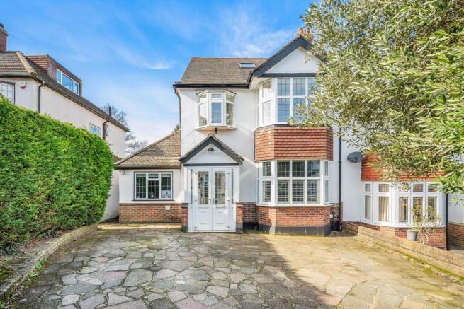 4 bed property, in Wilmot Way, £800,000