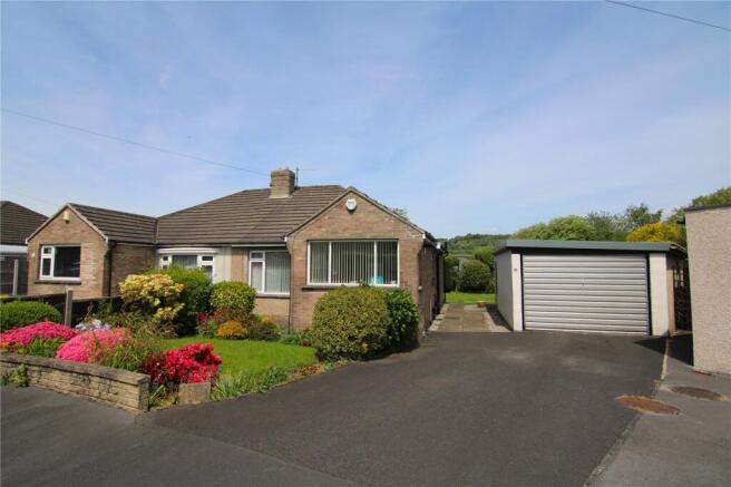 2 bed property, in Airedale View, £250,000
