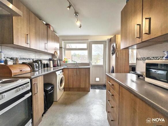4 bed property, in Devon Road, £280,000