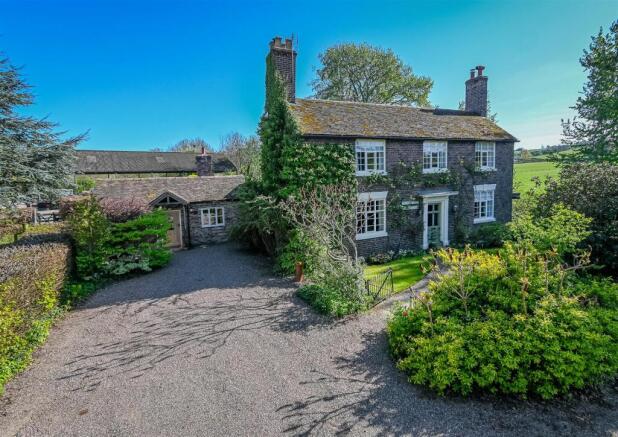 4 bed property, in Harpsford Mill Farm, £800,000
