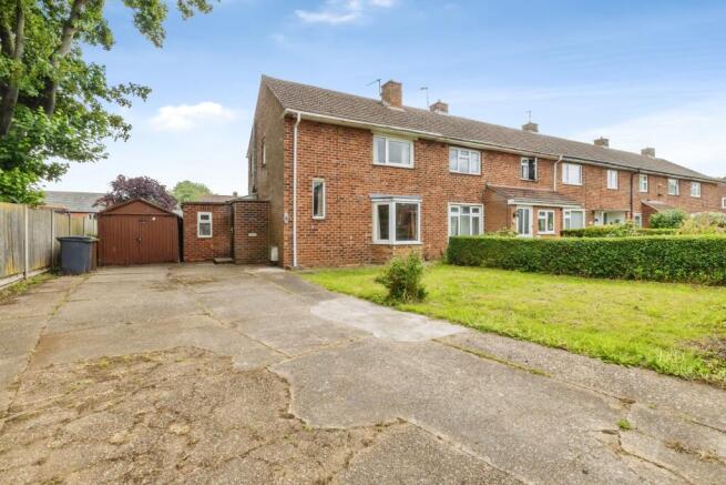 2 bed property, in Thoresway Drive, £145,000
