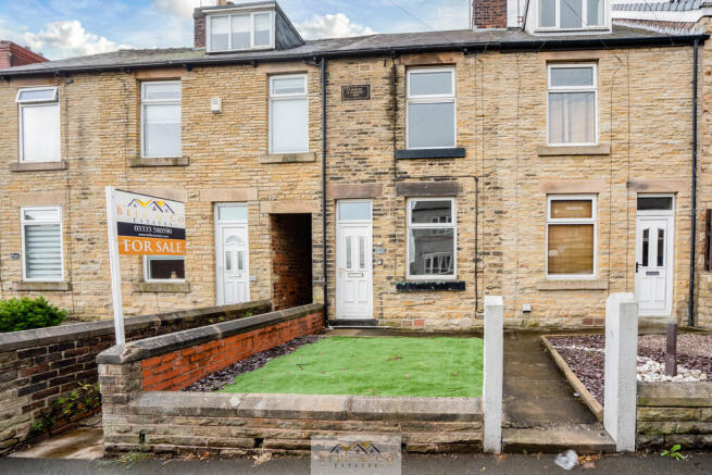 2 bed property, in Queens Road, £150,000