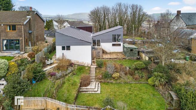 4 bed property, in Dan-Y-Felin, £525,000