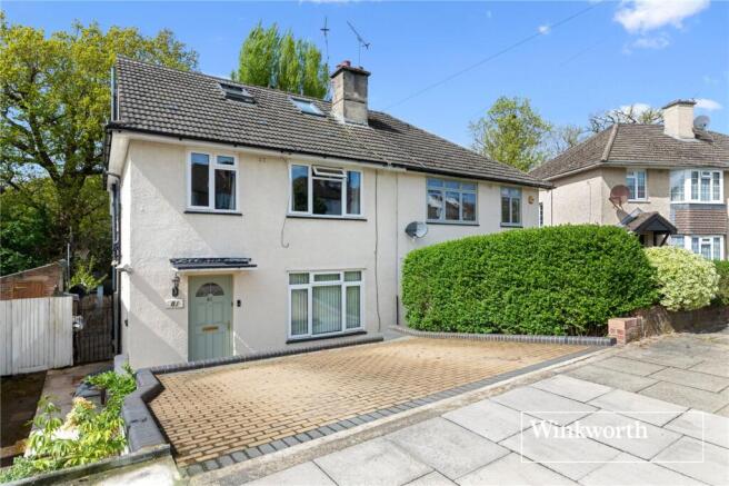 4 bed property, in Woodcote Avenue, £735,000