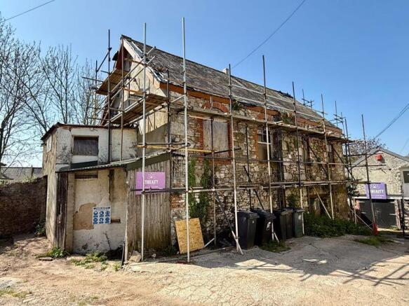 2 bed property, in At the rear of 117 East Street, £135,000