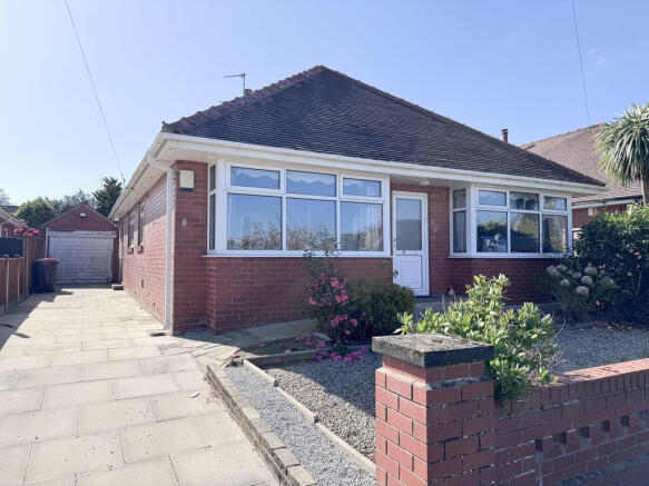3 bed property, in Detached true bungalow close to Poulton town centre - Bleasdale Avenue, £330,000