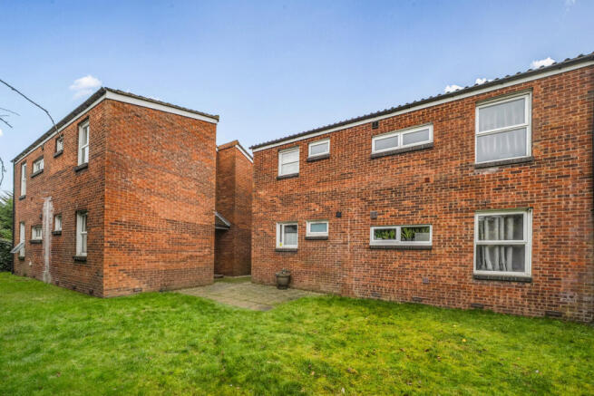 1 bed property, in Monoux Place, £105,000