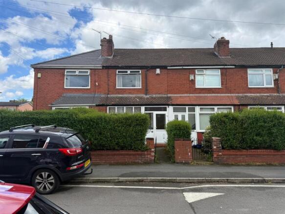2 bed property, in School Road, £135,000
