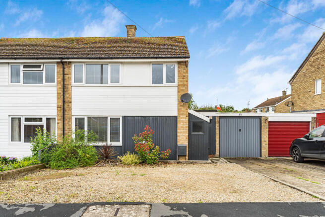 3 bed property, in Eynsham, £399,950