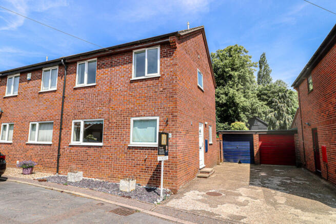 3 bed property, in Chapel Avenue, £210,000