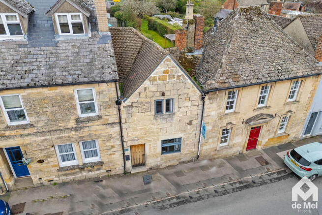 2 bed property, in Gloucester Street, £350,000