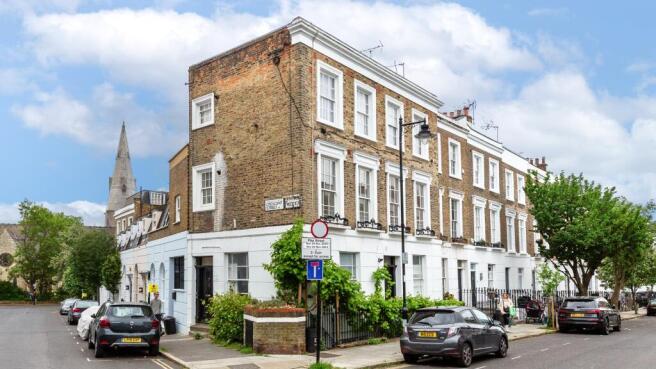 1 bed property, in Huntingdon Street, £275,000