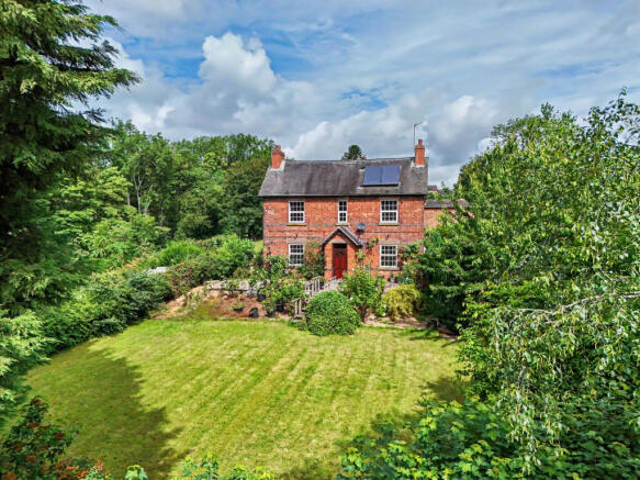 3 bed property, in Windley Lane, £650,000