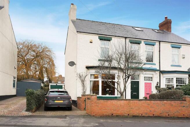 3 bed property, in Stockton Road, £275,000