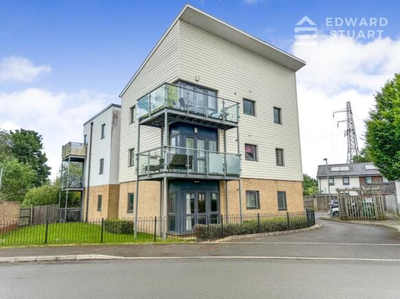 2 bed property, in Miller Way, £117,000