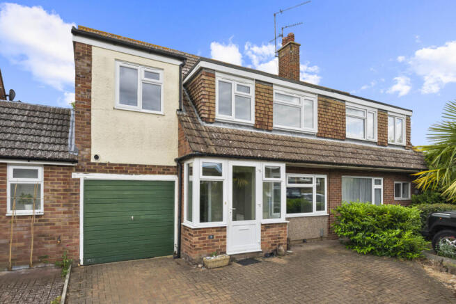 5 bed property, in Garden Fields, £400,000