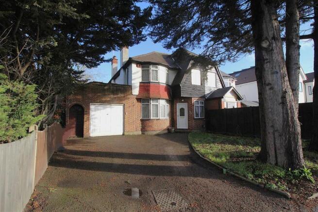 3 bed property, in Kingston Road, £700,000