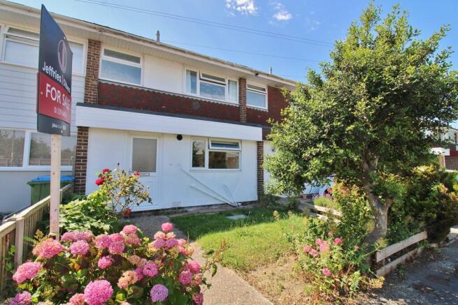 3 bed property, in Elsfred Road, £258,000