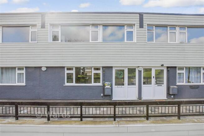 3 bed property, in Castle Road, £225,000