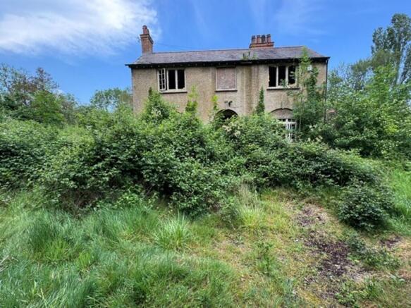 Studio, in Bozeat, £400,000
