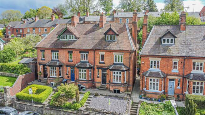 3 bed property, in Station Street, £300,000