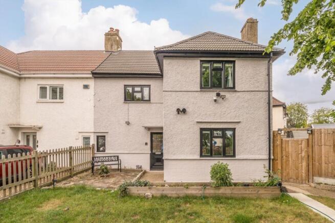 4 bed property, in Fairfield Grove, £750,000