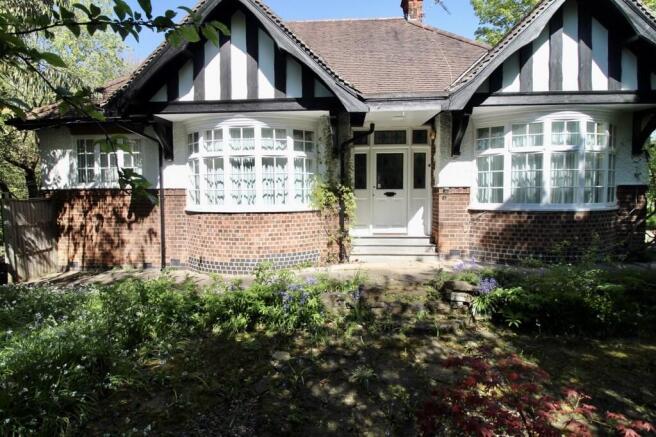 5 bed property, in Loughborough Road, £449,000