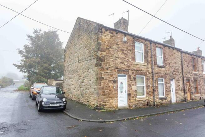 2 bed property, in Dixon Street, £70,000