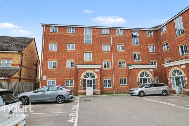 2 bed property, in Reeves Way, £100,000