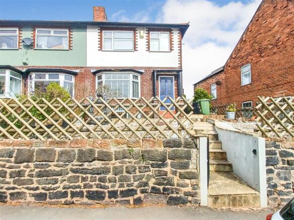 3 bed property, in Bellemonte Road, £260,000