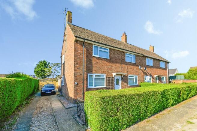 3 bed property, in Walter Howes Crescent, £240,000