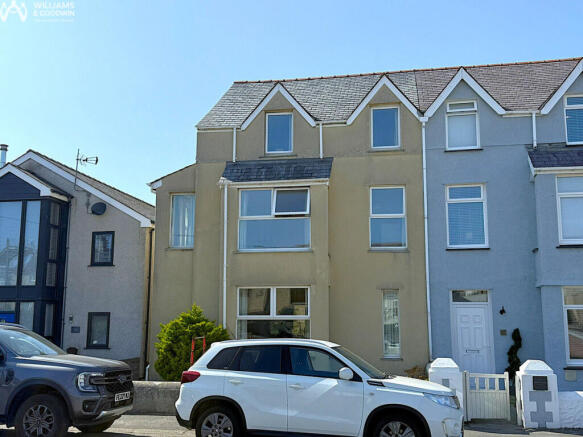 6 bed property, in Station Road, £410,000