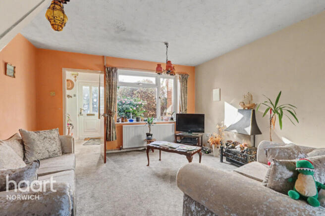 3 bed property, in Brayfield Way, £230,000