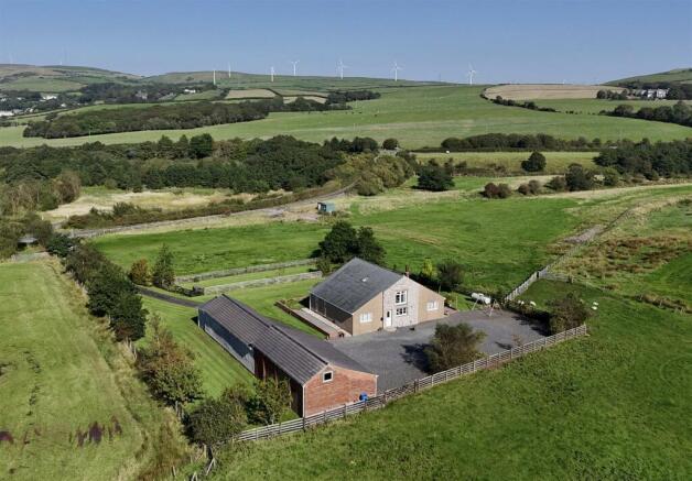 4 bed property, in Lots Road, £770,000
