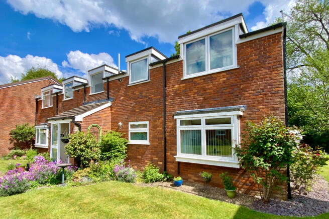 2 bed property, in Old Mill House, £230,000
