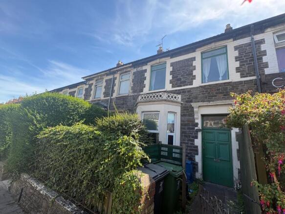 1 bed property, in First Floor Flat, £86,000