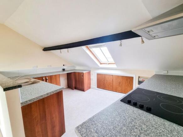 1 bed property, in King Street, £115,000