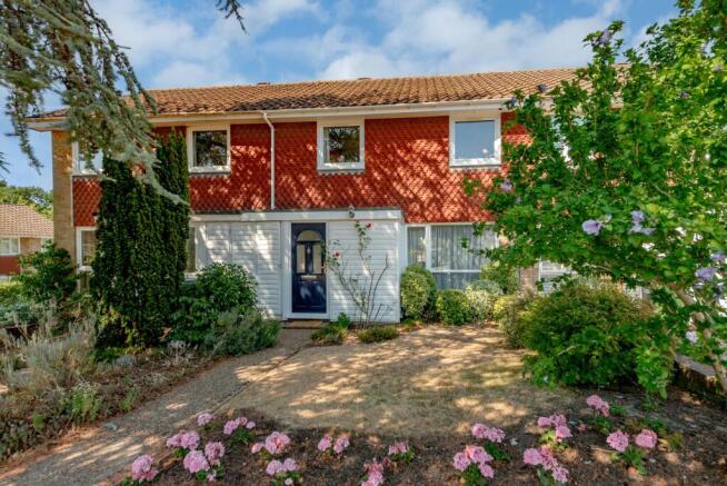 3 bed property, in Summerly Avenue, £550,000