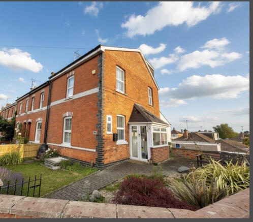 4 bed property, in Haywards Road, £685,000