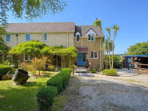 4 bed property, in Tredethy Road, £465,000