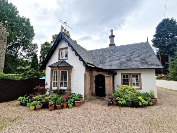 3 bed property, in King Street, £230,000