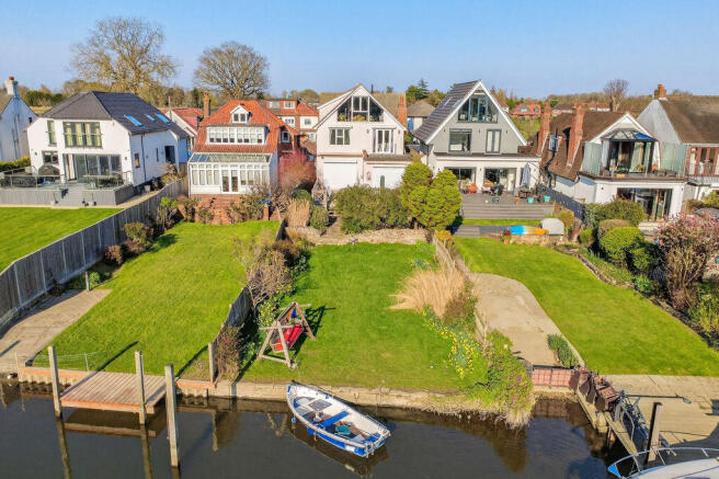4 bed property, in Dunally Park, £1,600,000