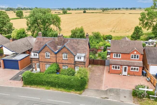 3 bed property, in Atterton Lane, £275,000