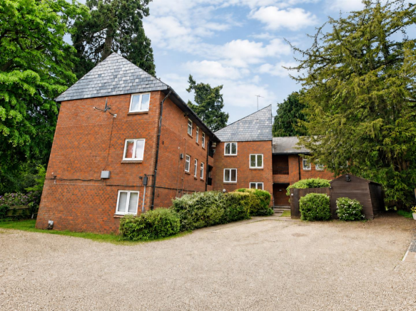 1 bed property, in Tall Pines, £170,000