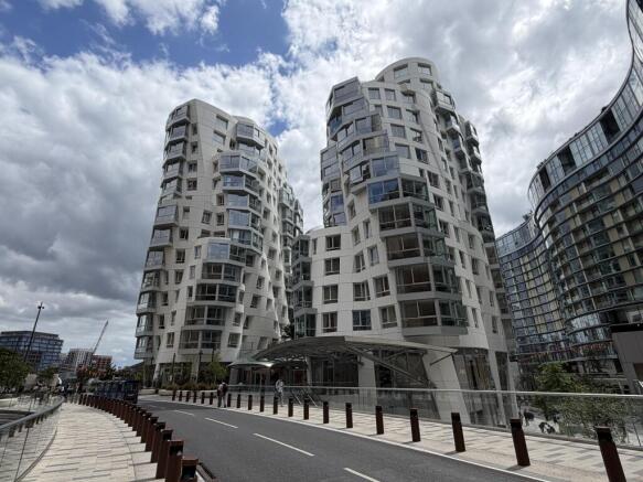 3 bed property, in Apartment 810, £1,500,000