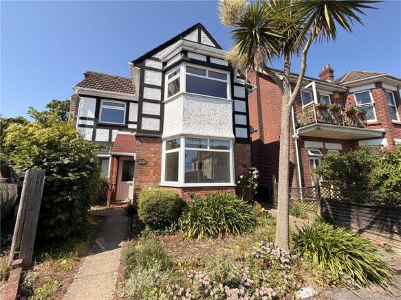3 bed property, in Highwood Road, £275,000