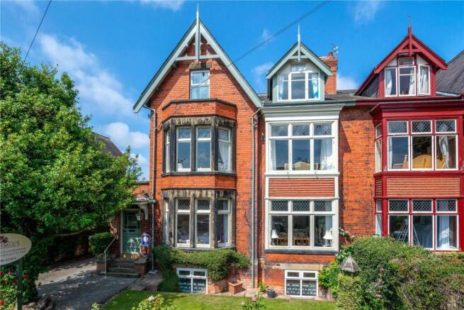 10 bed property, in St. Georges Place, £1,395,000